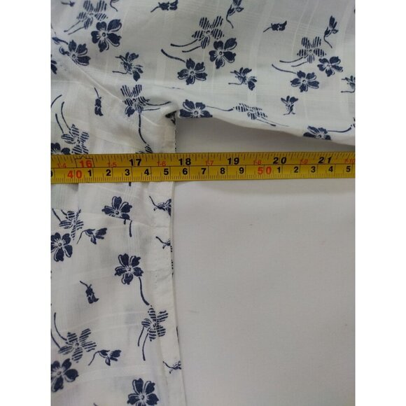Croft & Barrow Petite PXS White & Navy Floral Button-Up Shirt Top for womwn, NWT - Picture 7 of 8